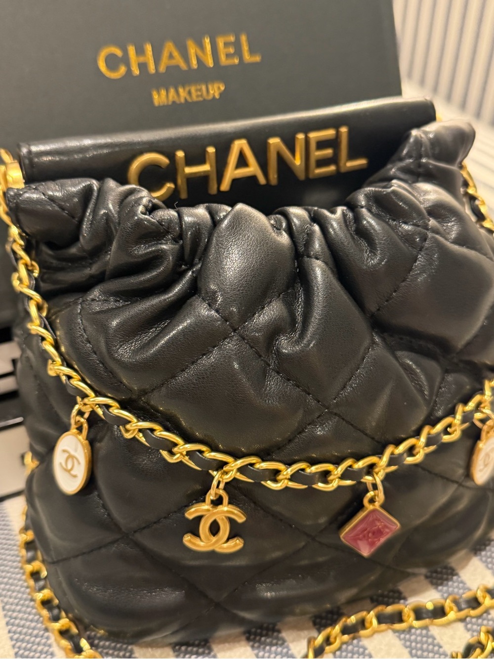 CHANEL Beaute VIP/GWP/ MAKEUP Quilted Crossbody Bag with Charms. Gold Chain. - Picture 8 of 16